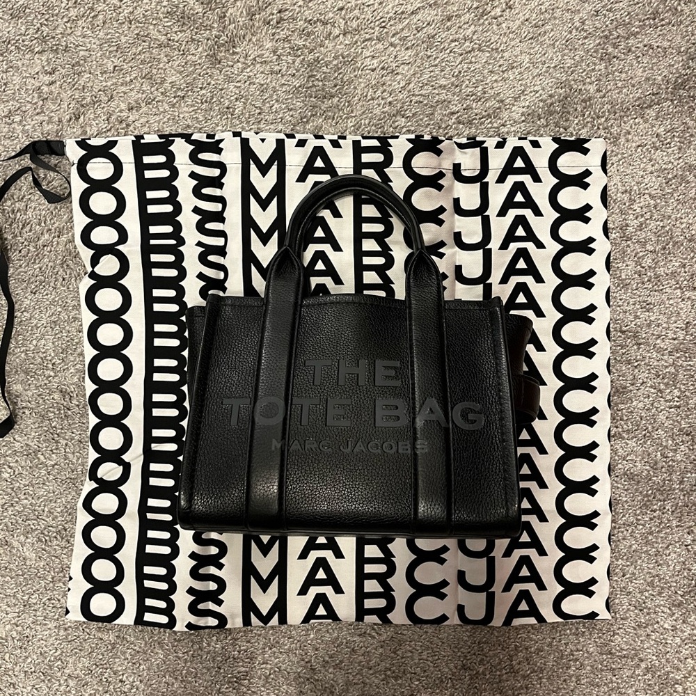 Marc Jacobs Small black tote